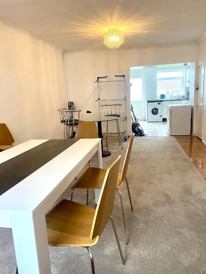 Single Bed In A Peaceful House In Morriston Διαμέρισμα Εξωτερικό φωτογραφία